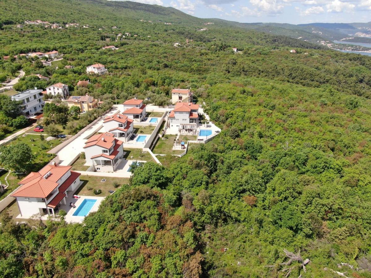 Yourcroatiaholiday - Villa With 6 Rooms Drenje  ภายนอก รูปภาพ